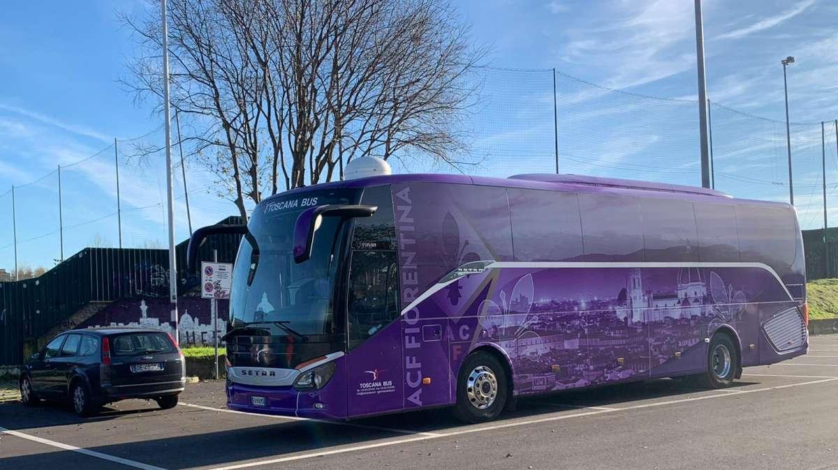 FOTO FV, Pullman arrivato al C. Sportivo. Adesso...