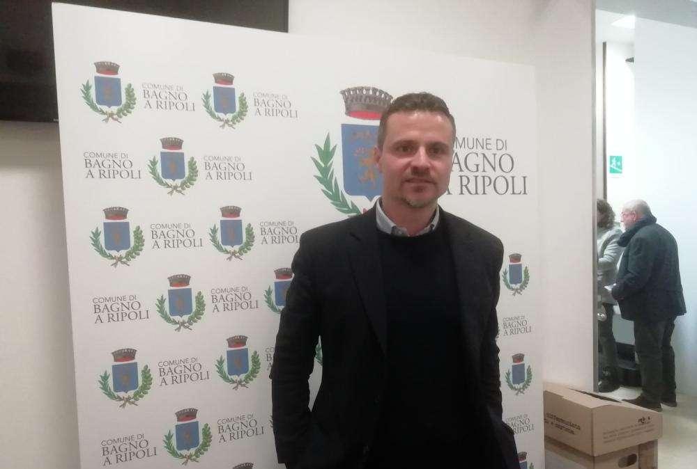 CENTRO SPORTIVO, Ritardo di qualche mese al via