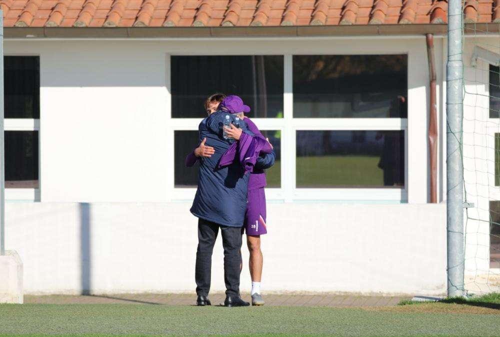 FOTO ACF, Bell'abbraccio tra Commisso e Chiesa