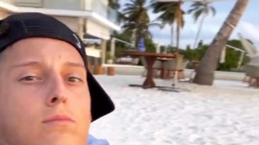 GOLLINI, Sui social si mostra in vacanza alle Maldive