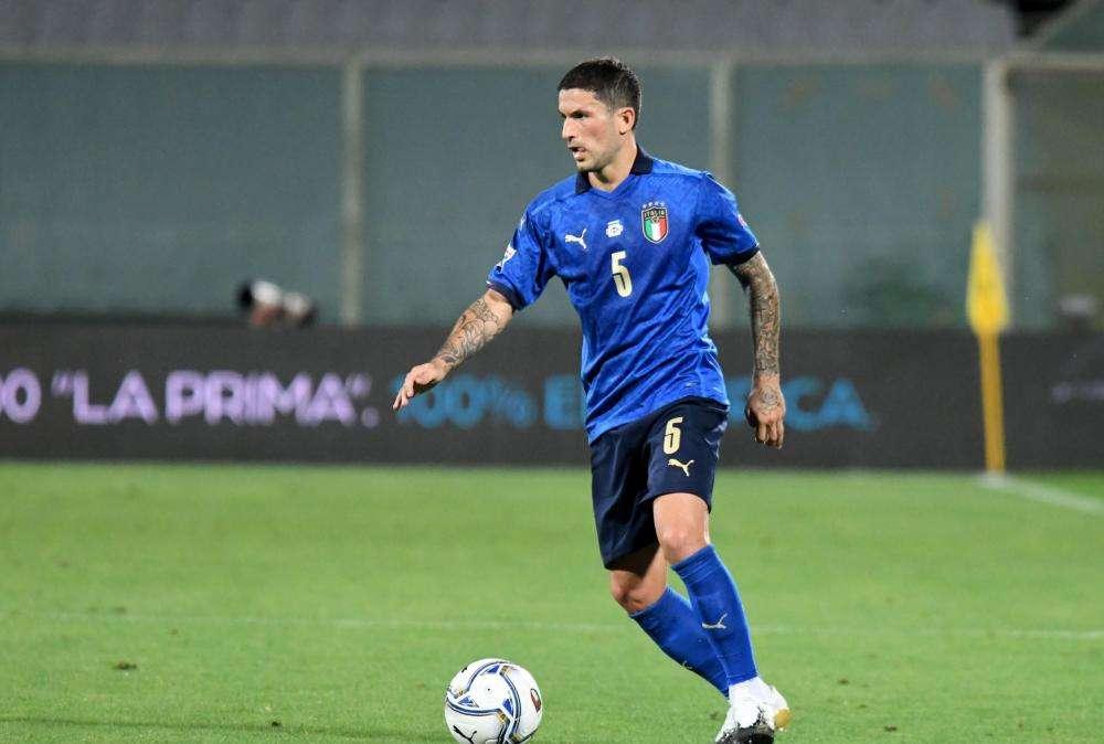SENSI KO, Tifosi lo attaccano: sfogo della fidanzata