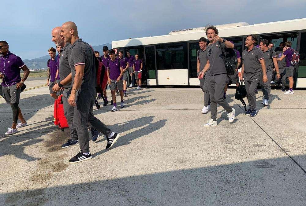 FOTO FV, Viola partiti regolarmente per Genova
