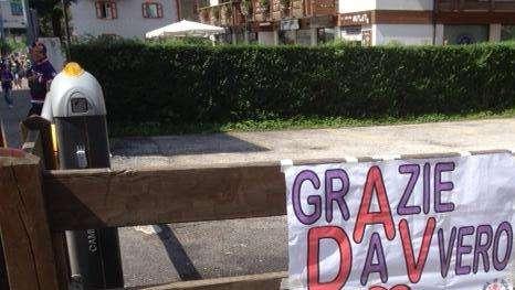 MOENA, Striscione per Andrea della Valle