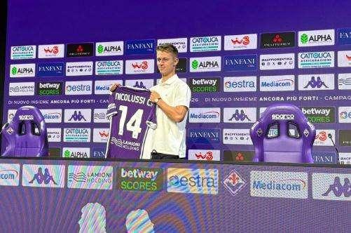 Primo allenamento al Viola Park per Nicolussi Caviglia: le immagini 