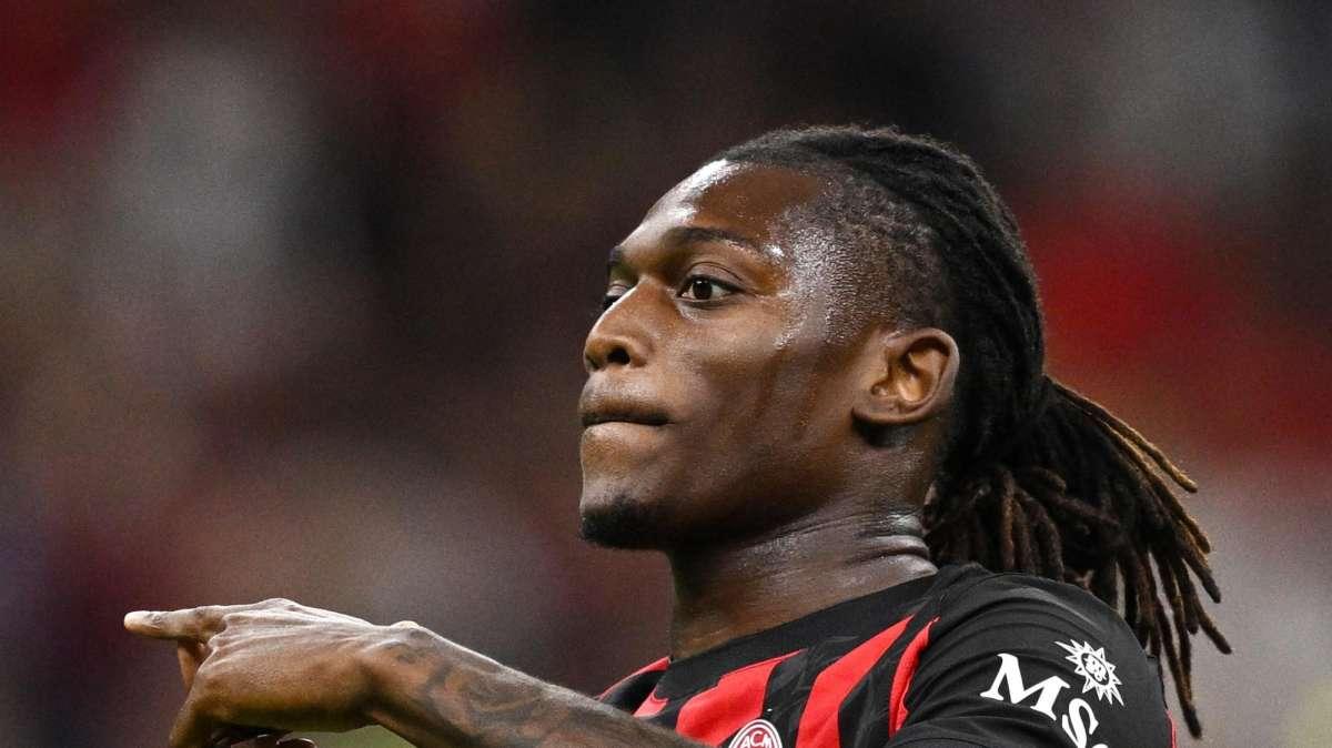 Rigore col VAR al Milan, Leao non sbaglia: 2-1 sulla Fiorentina