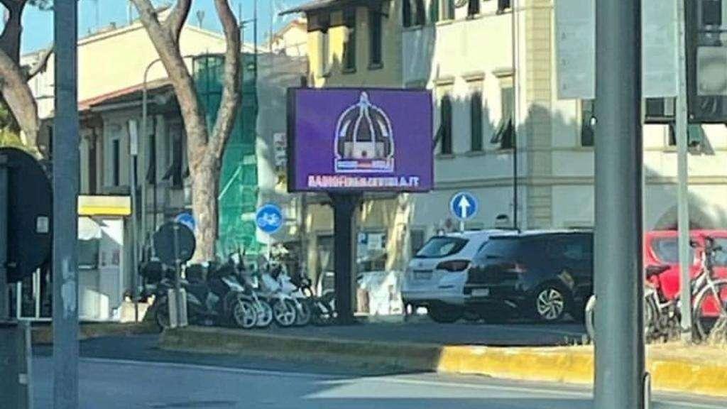 RFV, Il logo compare anche per le vie di Firenze