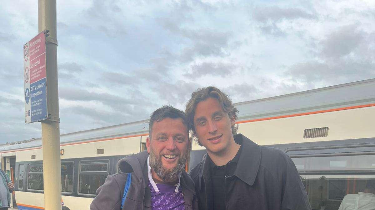 Anche Edoardo Bove allo stadio per seguire la Fiorentina: l'immagine di FirenzeViola