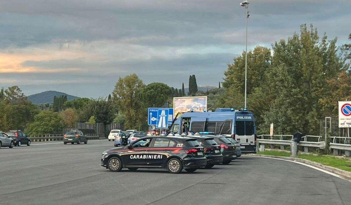 FOTO FV, Forze dell'ordine pronte per l'arrivo dei tifosi ospiti