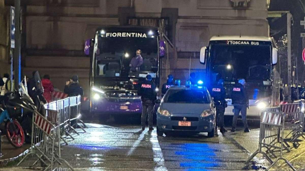 Fiorentina, la squadra è arrivata a Milano: queste le foto e i video