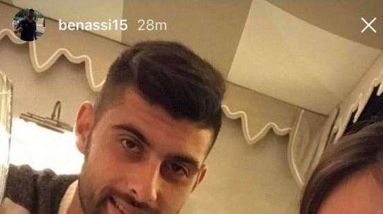 FOTO, Cena romantica per Benassi con la compagna