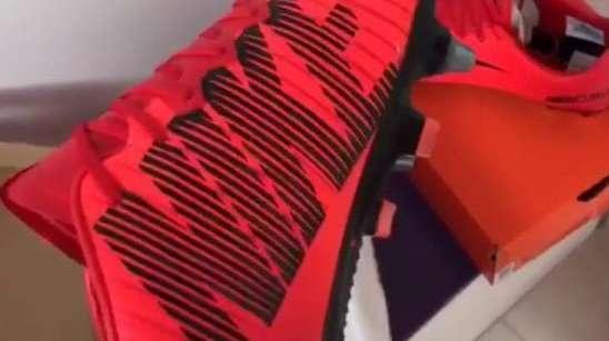 CHIESA, Ecco le sue nuove scarpe personalizzate