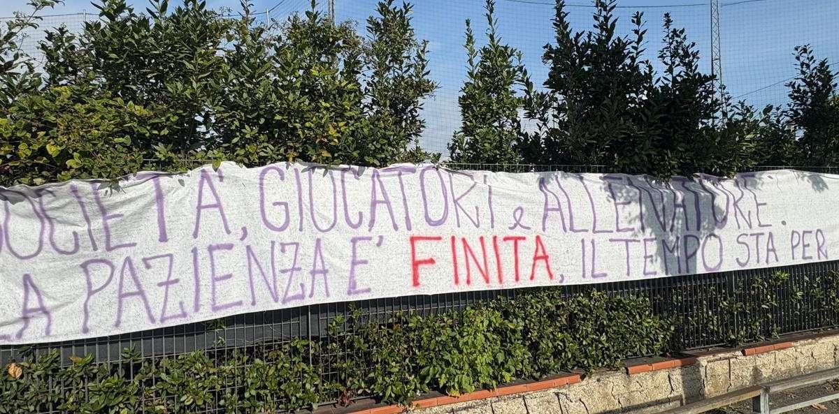 Firenze tappezzata di striscioni di contestazione: la Fiesole attacca anche Commisso