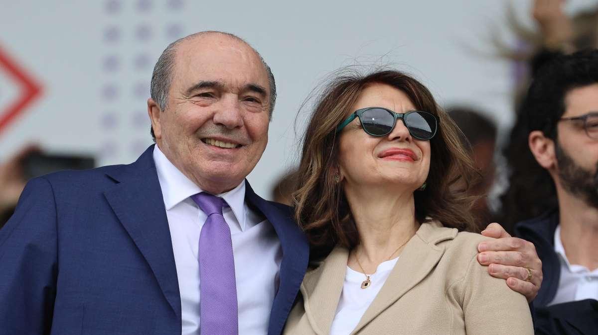 Catherine Commisso è arrivata alla Cattedrale di St. Patrick per il funerale