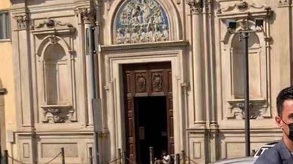 BURDISSO, È viola: scatto esclusivo dopo la firma