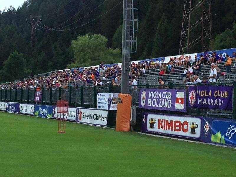 FOTO FV, Duecento tifosi aspettano sugli spalti