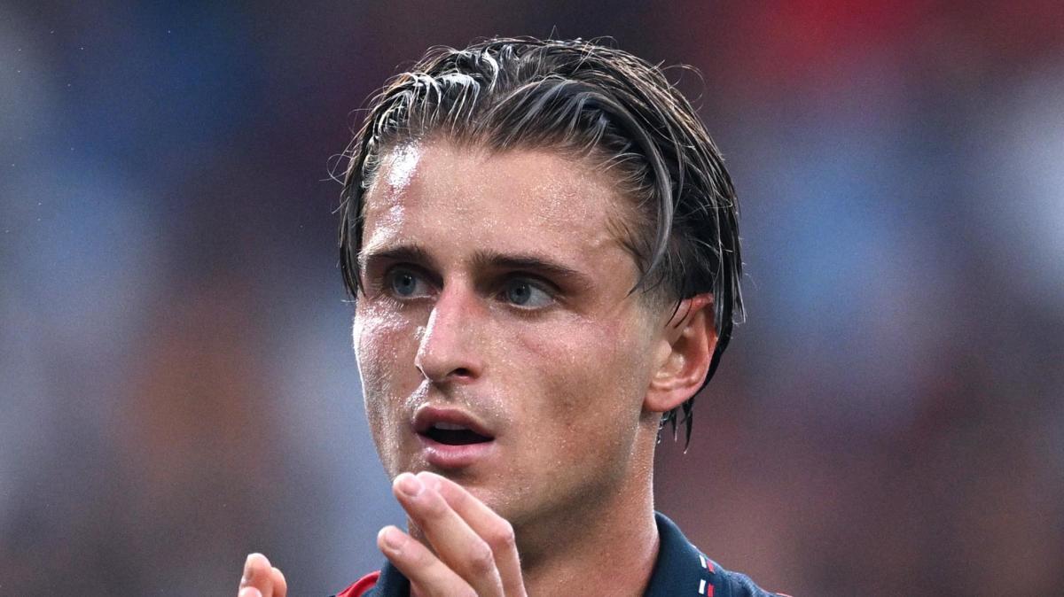 Genoa, brutte notizie per De Rossi: Colombo esce per infortunio contro il Rapid Bucarest