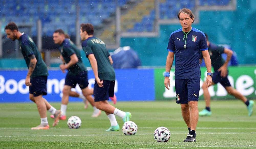 EUROPEI, Rifinitura per azzurri, poi hotel pre-esordio