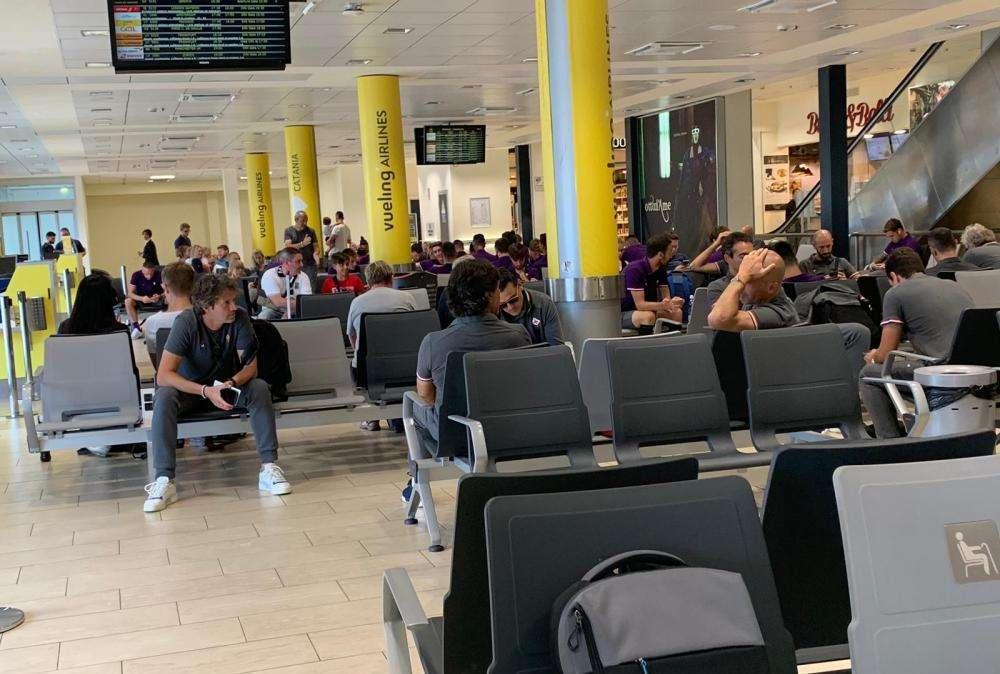 FOTO FV, Viola in partenza per Genova ma...