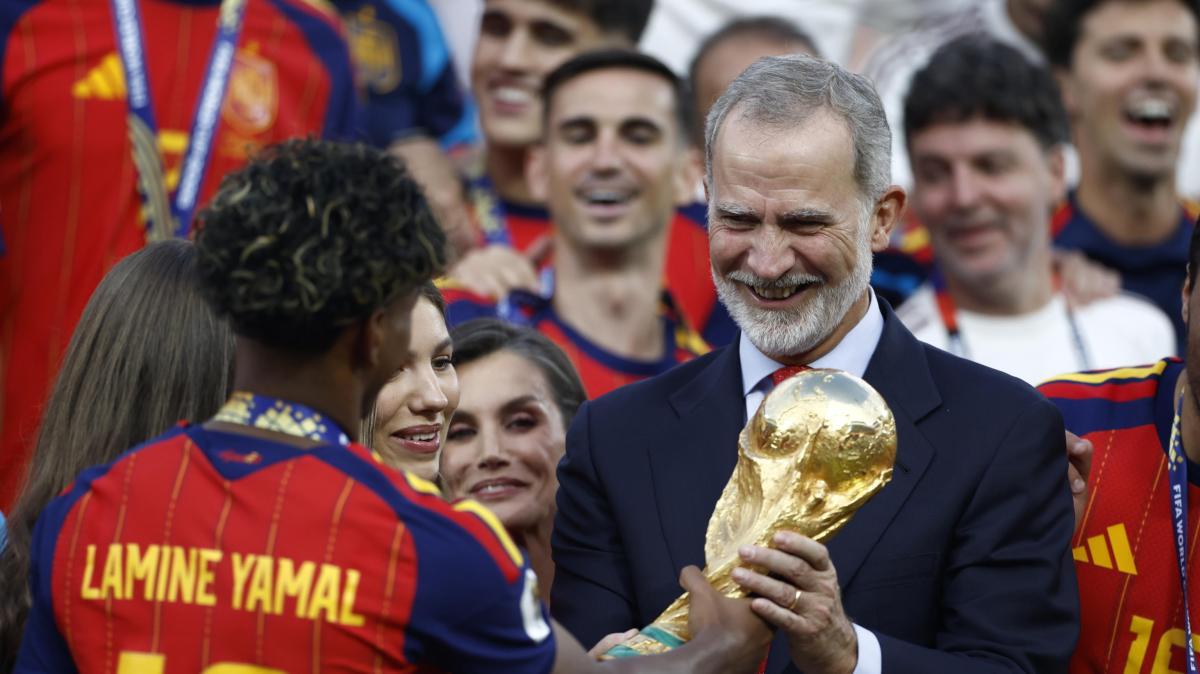 Mondiali, la Spagna da re Felipe: "Epico, un privilegio festeggiare con voi"