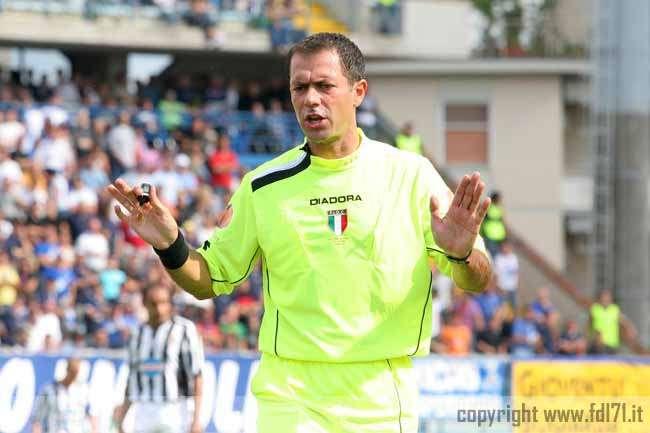 BULGARIA, 4 arbitri sospesi