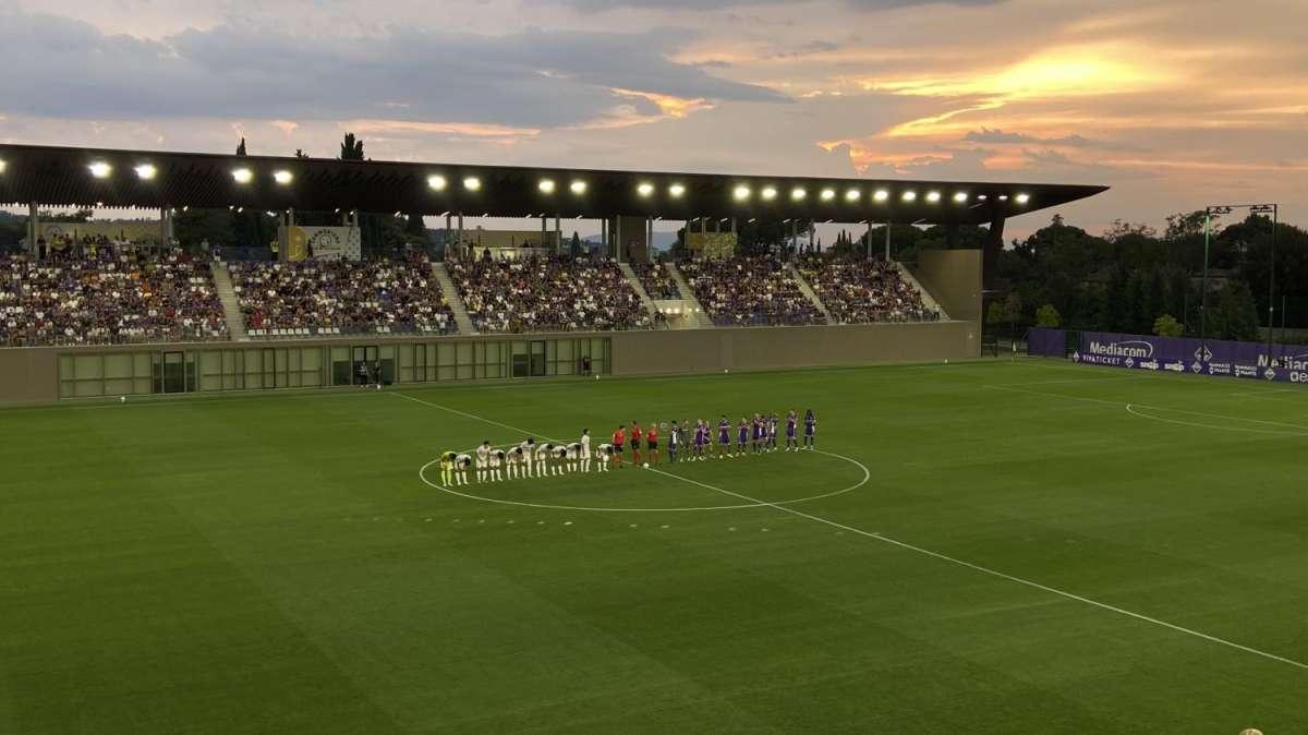 La Rappresentativa giapponese vince contro la Fiorentina e ringrazia i tifosi del Viola Park: il video dell'inchino