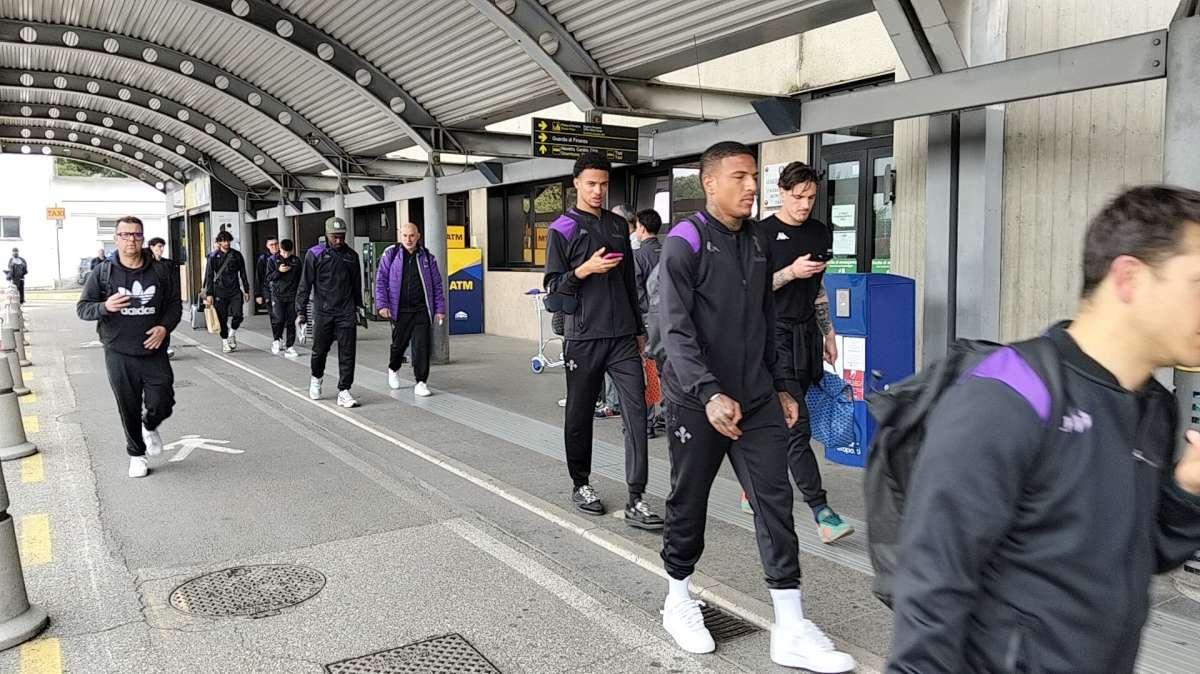 La Fiorentina in partenza per Celje: le immagini dall'aeroporto