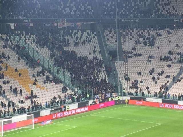 FOTO FV, Giocatori viola sul terreno dello Stadium