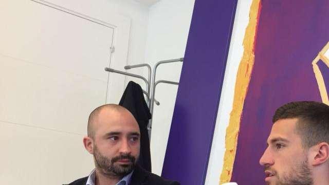ADV A MOENA MENTRE REGNA L'IMBARAZZO NEL MERCATO DELLA FIORENTINA. CORVINO A MANI VUOTE A CENTROCAMPO E IN ATTACCO A UN MESE DALLA FINE. PIOLI, LA SQUADRA E FIRENZE MERITANO DI PIÙ: PROMESSE AI TIFOSI MA SERVONO I FATTI. OGGI SERVONO DOMANDE SCOMODE