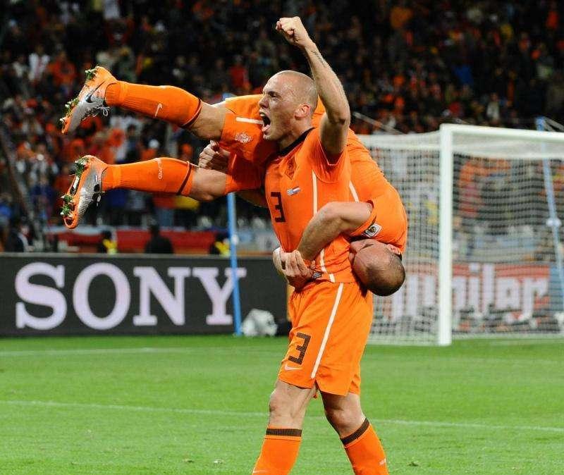 HEITINGA, Voglio giocare per andare al Mondiale