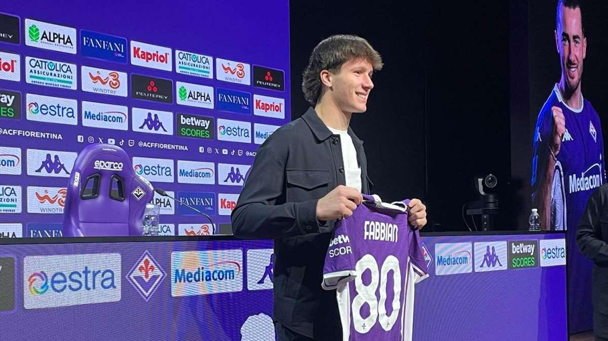Fabbian si presenta: "Onorerò la storia viola: convinto dal progetto del club. Jovetic un idolo"