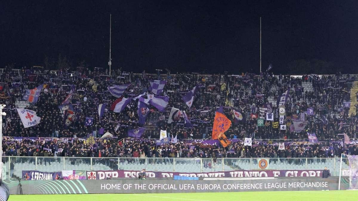 Altro striscione della Curva: "Finta ambizione, via se è la vostra dimensione"