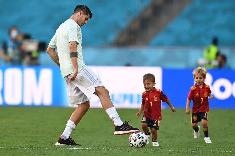 MORATA, Choc: "Minacce di morte a me e ai miei figli"