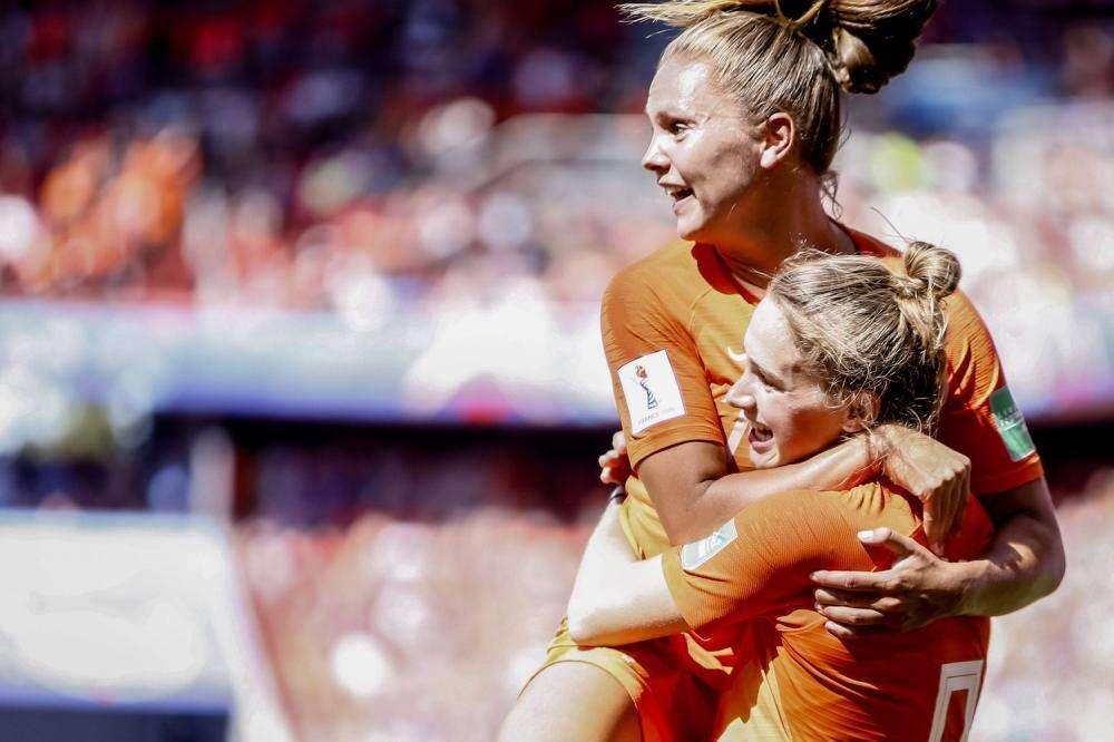 FIO-ARS 0-3, Subito tris delle inglesi: Miedema-gol