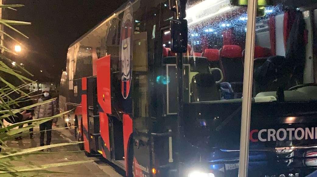 VIDEO FV, Il Crotone lascia l'hotel e va al Franchi