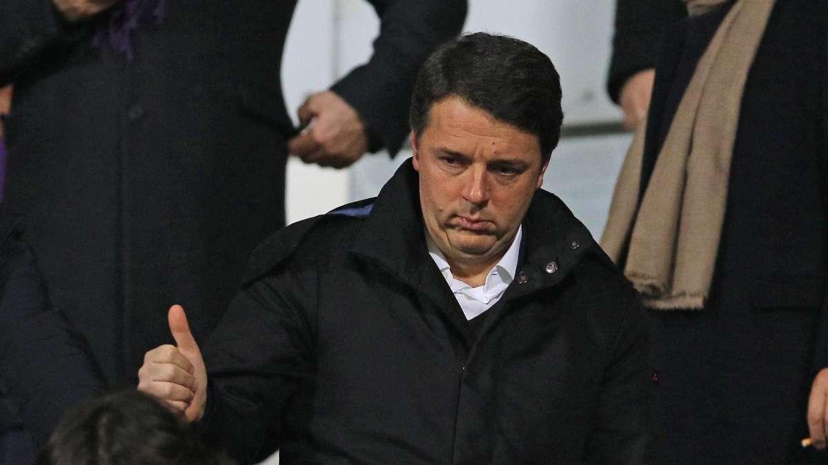 "Commisso, stai sereno": Renzi ammicca e risponde al "Chi ci compra?"