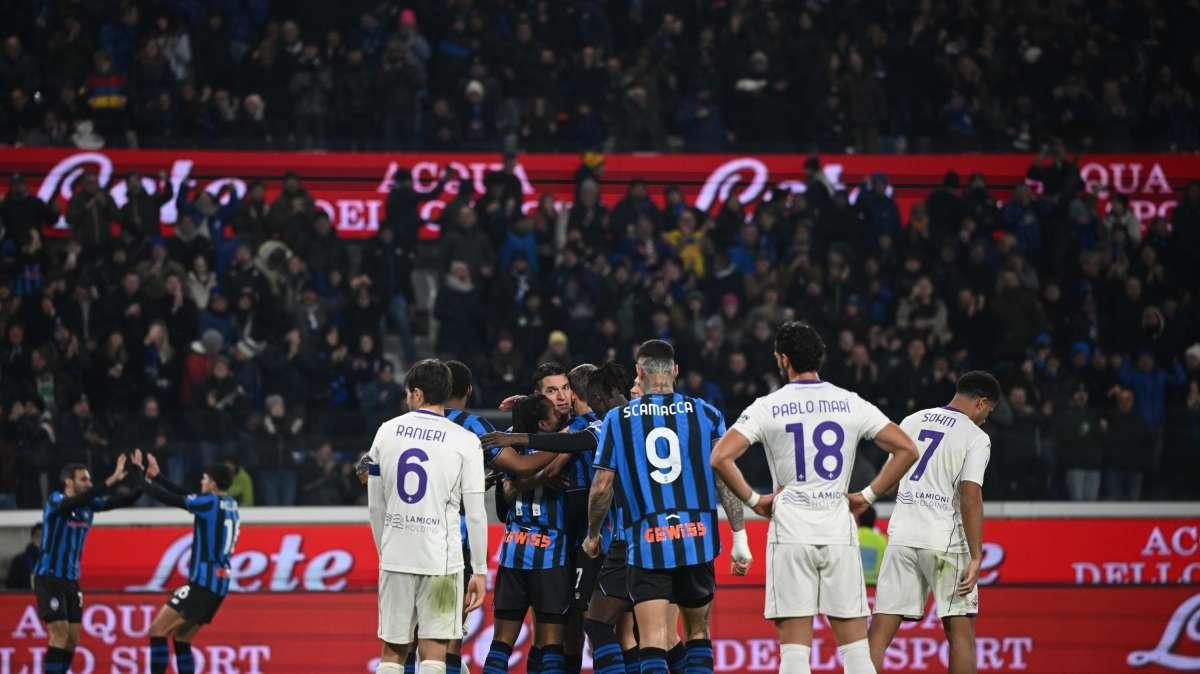 Atalanta-Fiorentina 2-0, altra sconfitta viola: Kossounou e Lookman decidono il match