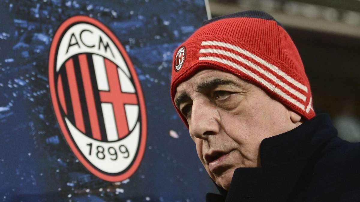 OCCHI APERTI