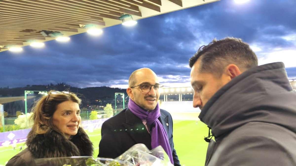 Fiorentina Femminile- Milan, il tecnico Pinones Arce omaggia la famiglia Commisso prima della gara