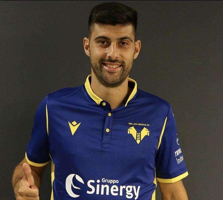 FOTO, Ecco Benassi con la maglia dell'Hellas Verona