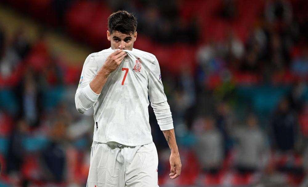 MORATA, Offese alla famiglia. La moglie: "Ignoranti"