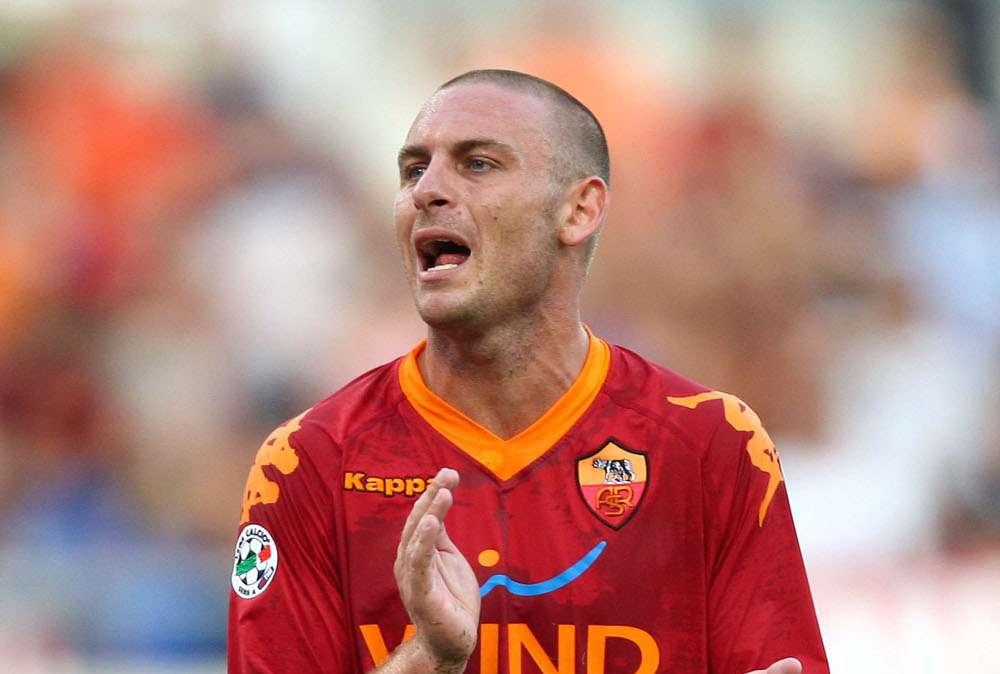 ROMA-FIORENTINA, Fischi per i giocatori della Roma