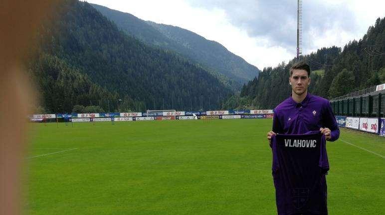 FOTO FV, Ecco Vlahovic con la sua nuova maglia