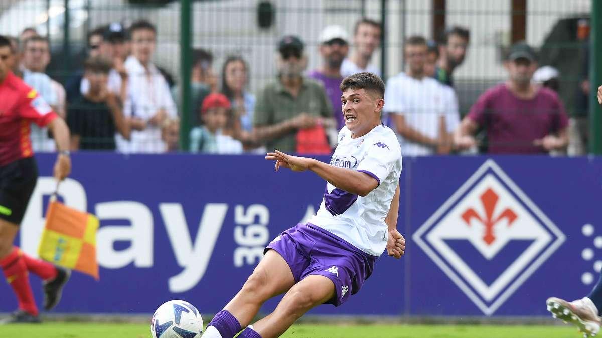 ACF, Primo contratto da professionista per Favasuli