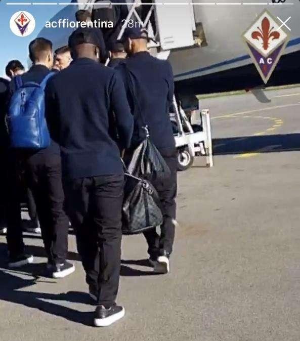 FOTO, Viola si imbarca in aereo: volo verso Udine