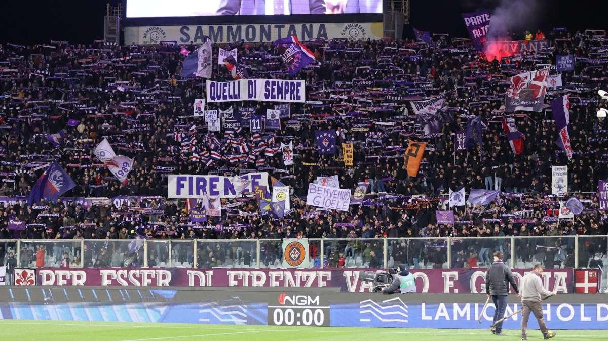 Febbre da Fiorentina. Tra Viola Carpet e abbonamenti a gonfie vele: cresce l'entusiasmo dei tifosi