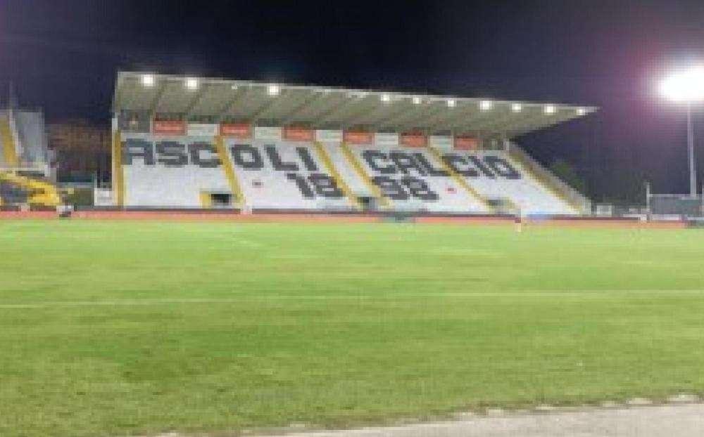 ASCOLI, Raid nel centro sportivo: danneggiate alcune auto