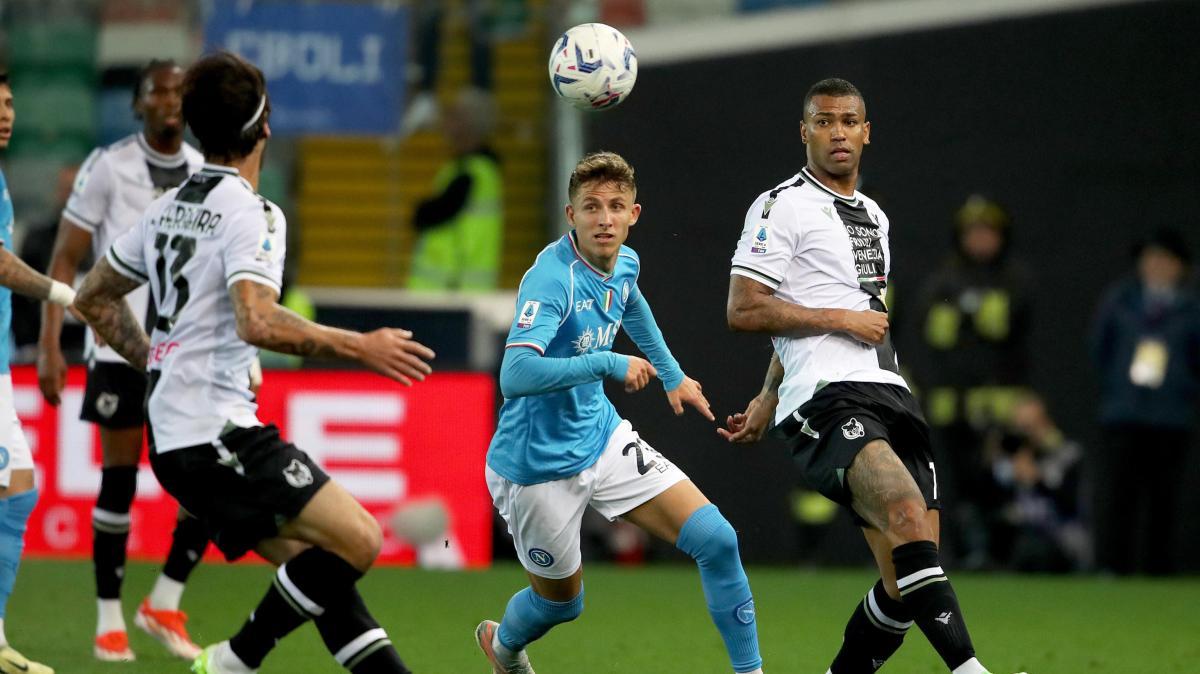 Napoli, salta tra le polemiche la vendita di Lindstrom allo Schalke di Gosens