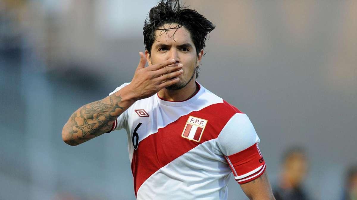 VARGAS, Sfida tra Aston Villa e PSG