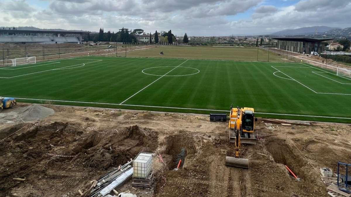 FOTO FV, Viola Park, via le sette gru: taglio del nastro vicino