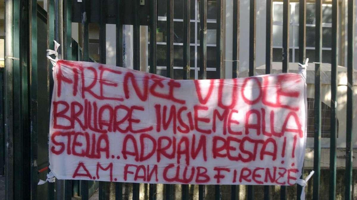 FRANCHI, Striscione in favore di Mutu